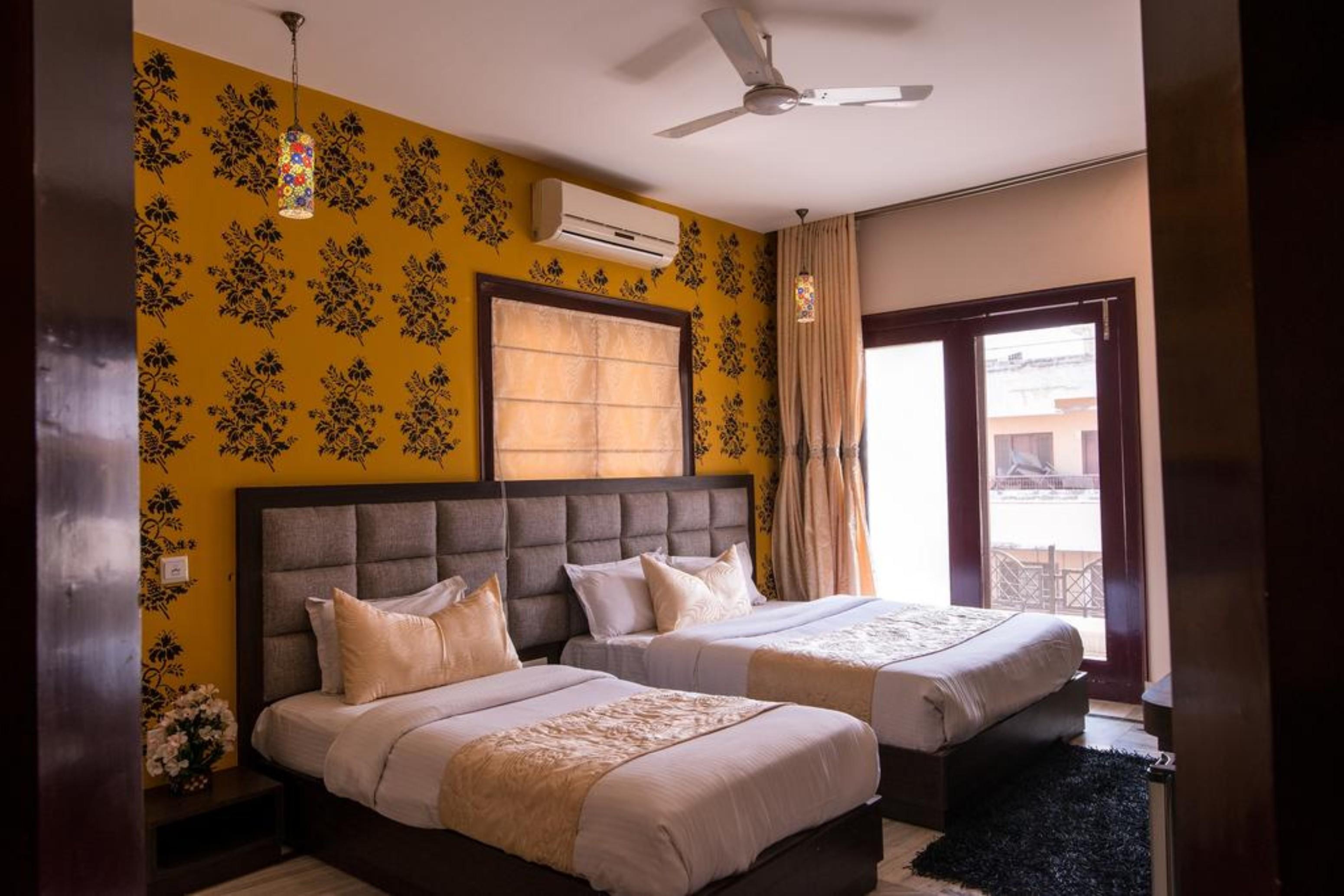 Buddha Hotel 3*