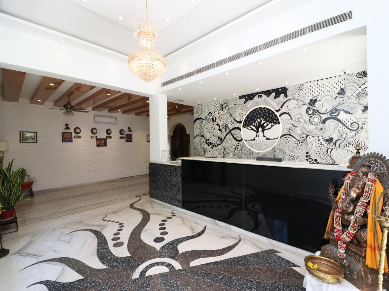 Buddha Hotel 3*